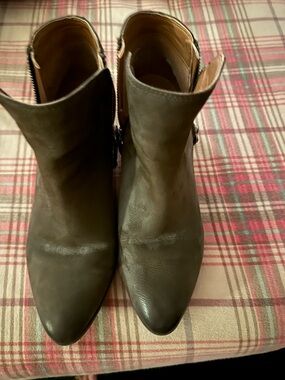 Women’s Pointed Toe Ankle Boots - Dark Brown Leather